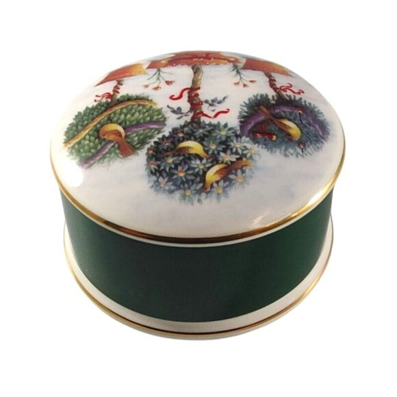 Wedgwood Twelve Days Of Christmas Porcelain Box "Four Collie Birds" W/Box-Flawed - Picture 6 of 13